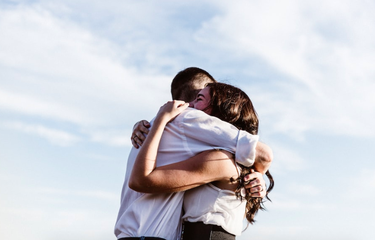 20 Kata-kata Romantis Mengungkap Rasa Kangen Selain "I Miss You ...