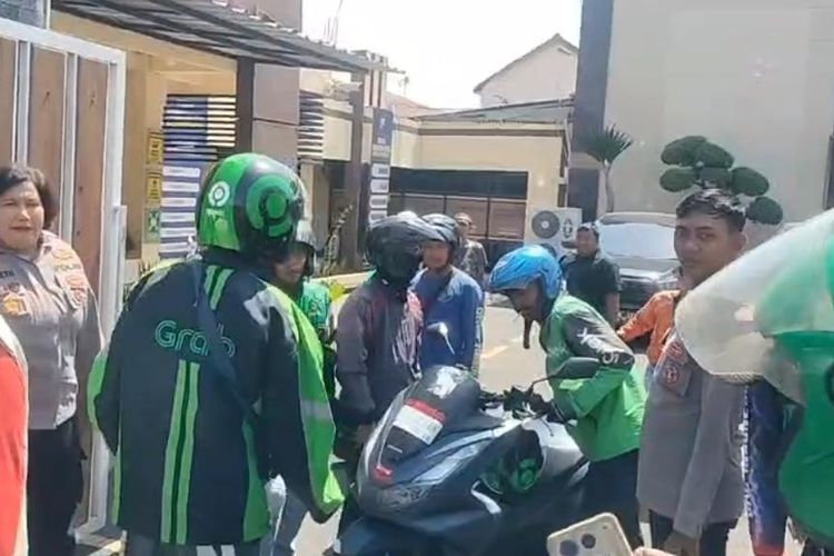 Puluhan Ojol Kota Pasuruan Tangkap Basah Pencuri Sepeda Berjaket Ojol