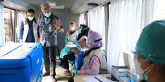 Percepat Vaksinasi di Jateng, Ganjar Luncurkan Bus Vaksin
