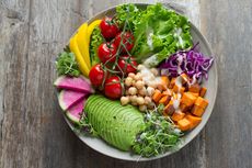 Kulit Buah dan Sayuran Kaya Nutrisi, Haruskah Dikupas Sebelum Dimakan?
