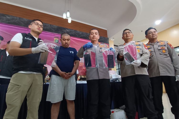 CEES, salah satu pelaku perampasan dan penipuan terhadap enam anak remaja di Mall Cipinang Indah pada 5 Mei 2023.