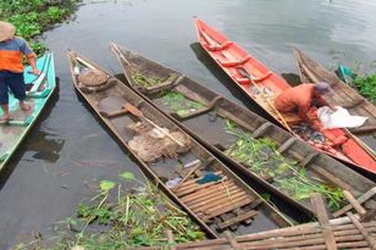 Ilustrasi nelayan di danau Rawa Pening, Kabupaten Semarang, Jawa Tengah