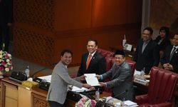 Kelima Capim KPK Hadir pada Rapat Paripurna DPR