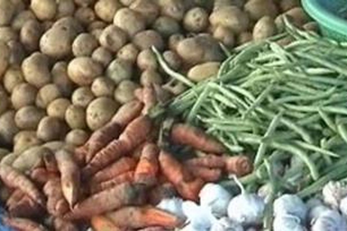 Sehari jelang ramadhan harga beras dan telur di polewali naik namun sayur mayor seperti bawang merah malah turun