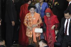 Iriana Jokowi Ajak Istri Kepala Negara Peserta KAA Membatik