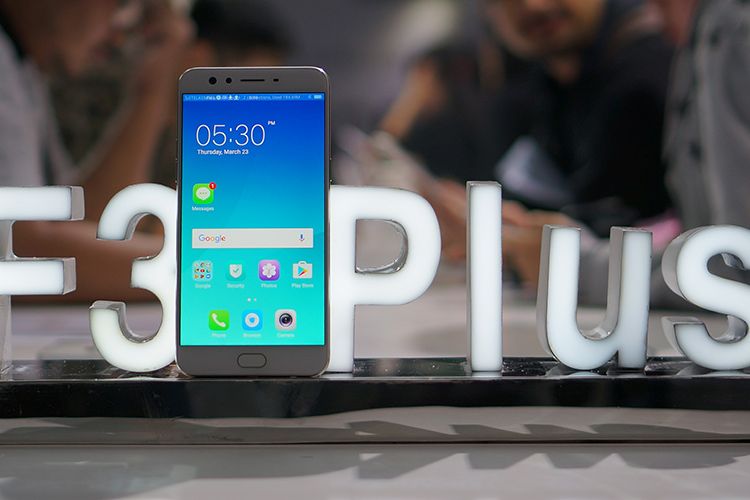 F3 Plus, ponsel terbaru dari Oppo yang meningkatkan kemampuan selfie dari generasi sebelumnya dengan memakai 2 kamera depan sekaligus.