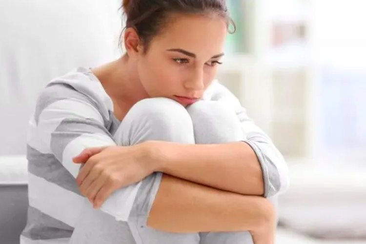 Ilustrasi mengatasi overthinking setelah diselingkuhi