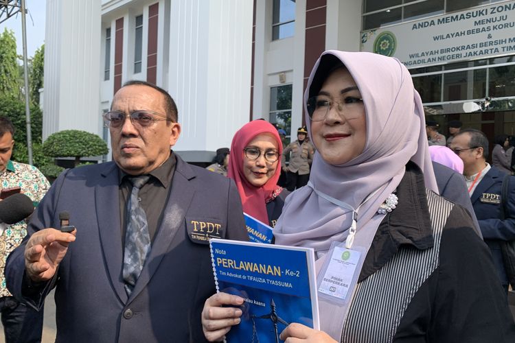 Kubu Dokter Tifa Pertanyakan Jokowi Tak Dihadirkan Lebih Dulu di Sidang, Malah 3 Saksi Ini