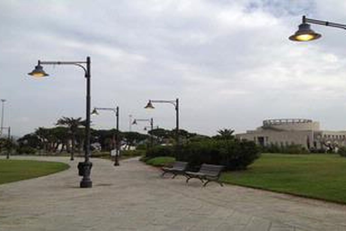 Taman Kota di Olbia, kota di timur laut Pulau Sardinia, Italia