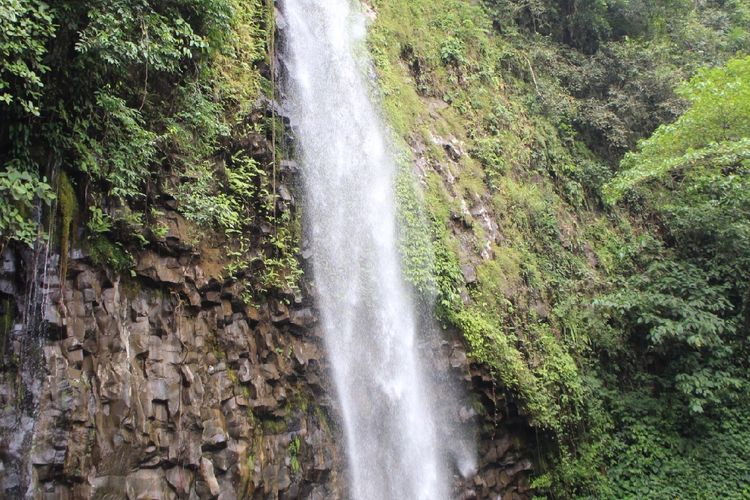 Air terjun Lembah Anai, Jalan Raya Padang-Bukittinggi, Tanah Datar, Sumatera Barat