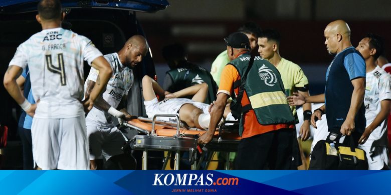 Dibawa Ambulans Saat Vs Barito, Persib Umumkan Jenis Cedera Horor Dedi Kusnandar - Kompas | Arenanews-1