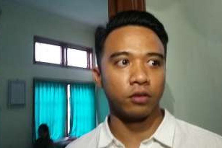 Roby Satria disela-sela proses pelimpahan berkas di Kejaksaan Negri Denpasar, Selasa (12/4/2016)