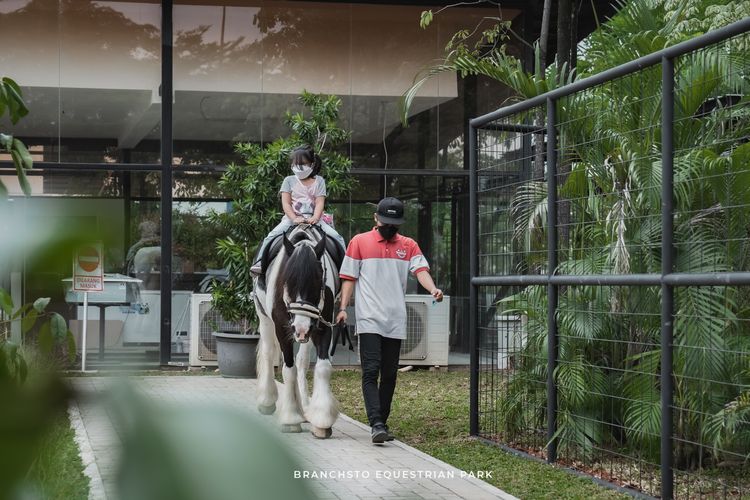 Salah satu wahana di Branchsto Equestrian Park BSD, salah satu tempat wisata Tangerang untuk keluarga.