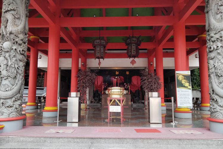  makam Wang Jing Hong dalam Klenteng Kyai Juru Mudi Sam Poo Kong