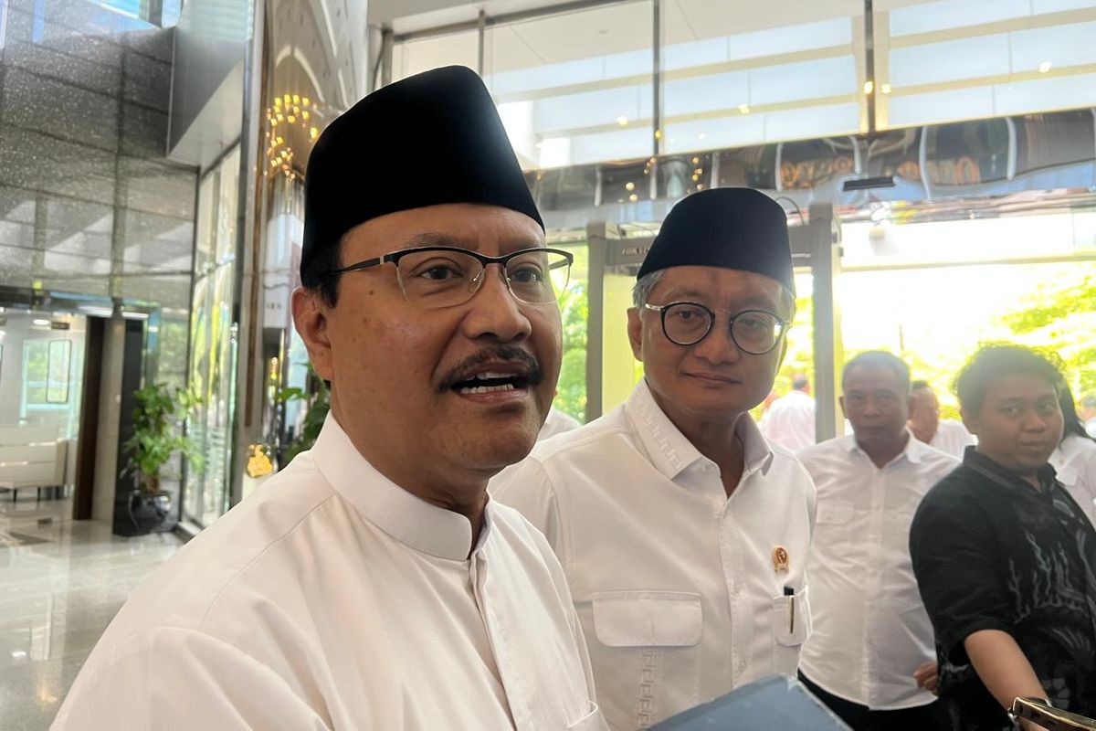 Menteri Sosial (Mensos) Saifullah Yusuf atau Gus Ipul bertemu Menteri Pekerjaan Umum (PU) Dody Hanggodo di Kantor Kementerian PU, Jakarta, Senin (14/4/2025).