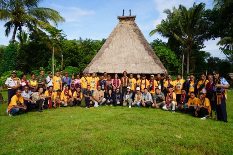 Kampung Adat, Pajoreja, yang terletak di Desa Ululoga, Kecamatan Mauponggo, Kabupaten Nagekeo, NTT, memiliki aneka budaya dan kekayaan alam serta kuliner yang bisa dinikmati wisatawan. 