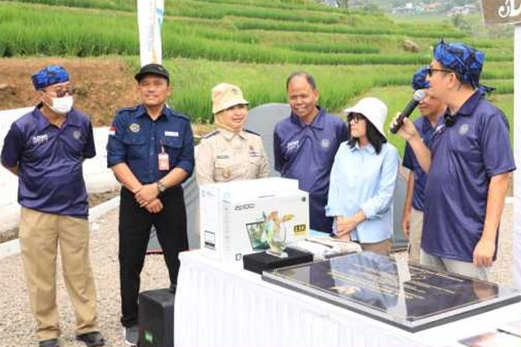 Desa Purwabakti di Kabupaten Bogor yang menjadi sasaran Reforma Agraria memperoleh predikat 75 Desa Wisata Terbaik di Indonesia yang diberikan Kemenparekraf.