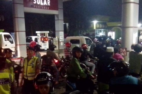 Siaga Satu, Polisi Bersenjata Laras Panjang Jaga SPBU di Kediri
