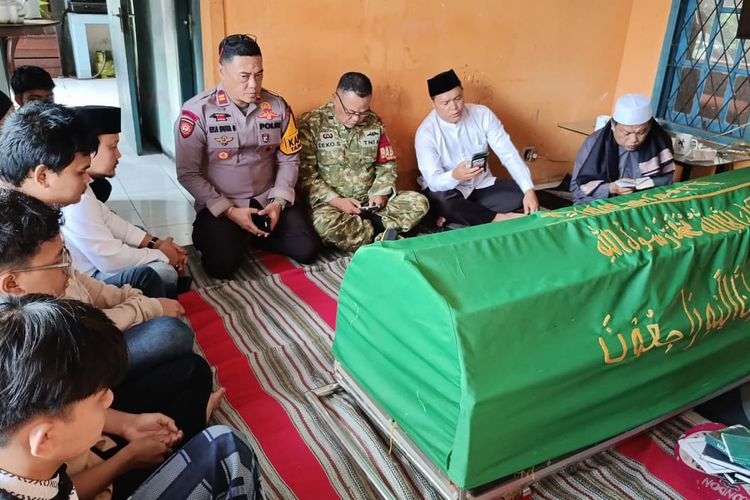 Suporter Bola Ditemukan Tewas di Jalan Raya Bogor-Jakarta, Diduga Ada Luka Benda Tajam