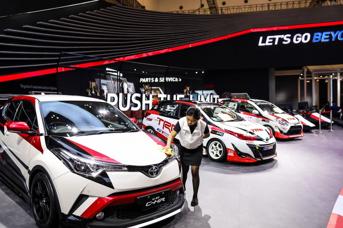 Suasana pameran Gaikindo Indonesia Internasional Auto Show (GIIAS) 2019 di Indonesia Convention Exebition (ICE) BSD, Serpong, Tangerang, Banten, Kamis (25/7/2019). GIIAS 2019 yang akan berlangsung 18 - 28 juli 2019 diikuti 20 merek kendaraan penumpang, 10 merek kendaraan komersil dan koroseri dan 12 merek sepeda motor.