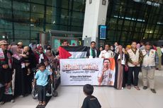 WNI yang Dievakuasi dari Gaza Tiba di Indonesia, Dijemput Keluarga di Bandara Soekarno-Hatta