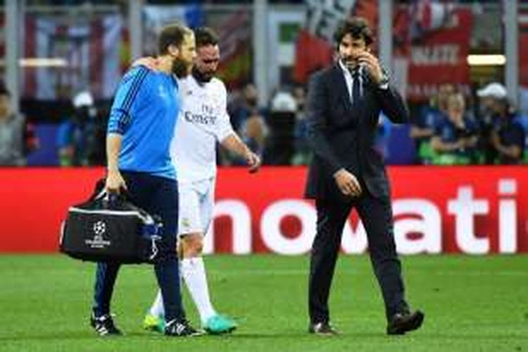 Bek Real Madrid, Dani Carvajal, mengalami cedera hamstring saat tampil pada final Liga Champions melawan Atletico Madrid, Sabtu (28/5/2016). 