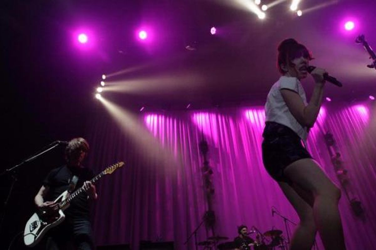 Carly Rae Jepsen tampil dalam Carly Rae Jepsen Live in Jakarta, yang dipersembahkan oleh Cornetto Summer Music di Tennis Indoor Senayan, Jakarta, Senin (27/5/2013). Pelantun lagu berjudul Call Me Maybe ini merintis karier bernyanyi dalam industri musik internasional melalui ajang Canadian Idol 2007.