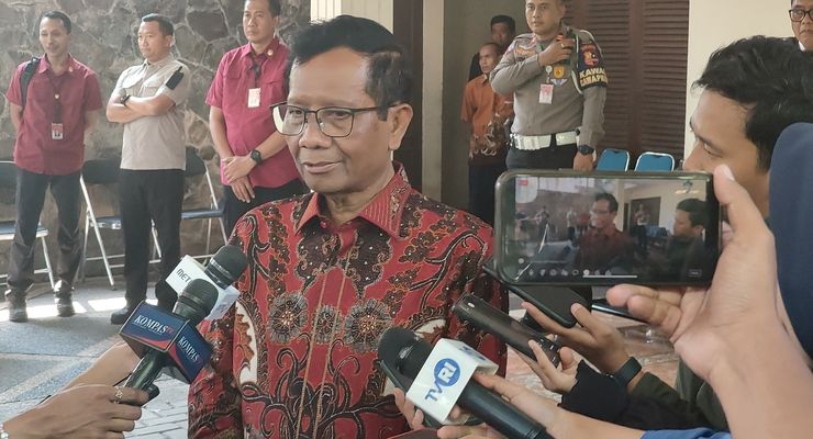 Sebut Pertemuan Jokowi-Surya Paloh Biasa dalam Politik, Mahfud: Yang Penting Demokrasi Dijaga