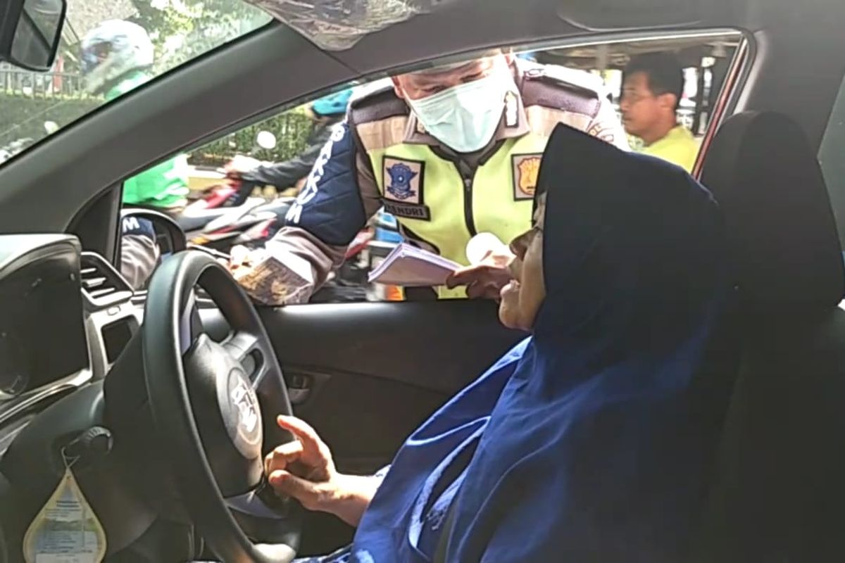 Perluasan ganjil genap di Salemba, Jakarta Pusat, Senin (9/9/2019).