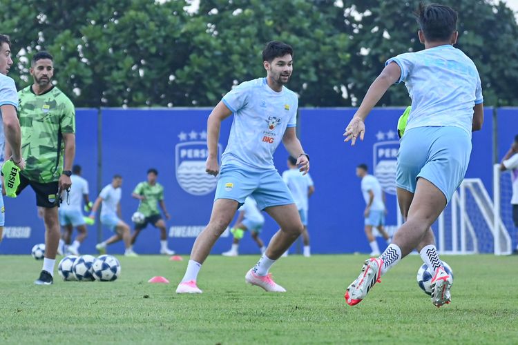 Pemain Timnas dan Jebolan Liga Thailand Bantu Adaptasi Sandy Walsh di Persib