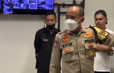 Debt Collector Bentak Polisi Saat Rampas Paksa Mobil di Tebet ...