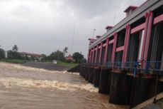 Muka Air di Bendungan Pasar Baru Tangerang Mencapai 12,4 Meter, Penjaga Buka 2 Pintu Air