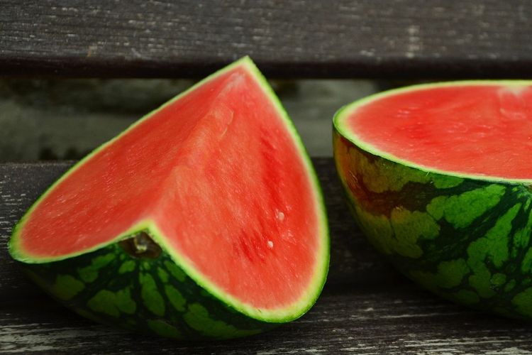 Ilustrasi semangka non biji, semangka tanpa biji.