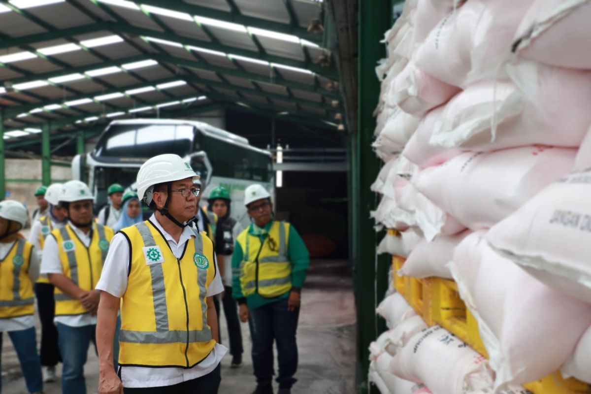 Prabowo Pangkas Harga 20 Persen di Tengah Krisis Pupuk Dunia