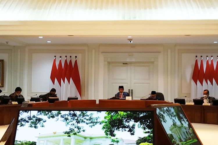 Presiden Joko Widodo saat memimpin sidang kabinet paripurna di Istana Negara, Rabu (17/11/2021).
