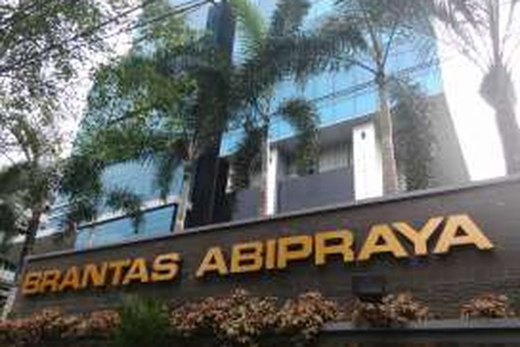 PT Brantas Abipraya di Jalan DI Pandjaitan, Jakarta Timur