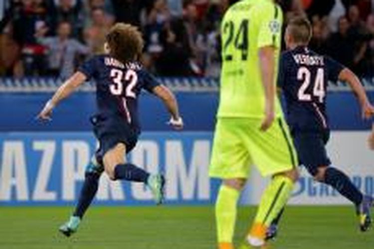 Bek Paris Saint-Germain, David Luiz, seusai mencetak gol ke gawang Barcelona pada matchday kedua Grup F di Stadion Parc des Princes, Selasa atau Rabu (1/10/2014) dini hari WIB. 