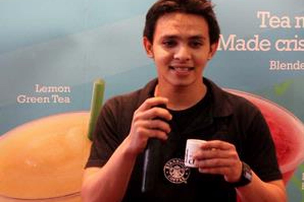 "Slurping-nya harus sampai bunyi, ya," ujar Sukri.