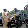 Prabowo Serahkan 40 Mobil Taktis Maung ke KSAD Andika