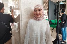 Intip Gaya Febby Rastanty Kenakan Hijab dan Gamis 