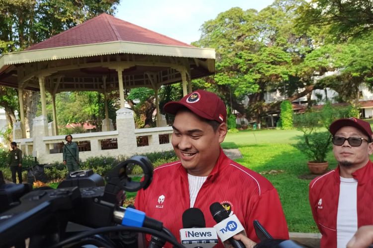 Menpora Dito Ariotedjo saat memberikan keterangan pers di Istana Kepresidenan, Jakarta, Senin (3/7/2023).