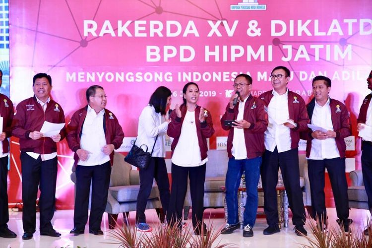 Menteri BUMN Rini Soemarno di acara Rakerda HIPMI Jatim di Surabaya, Selasa (16/7/2019)