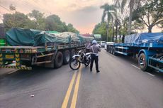 Sopir Mengantuk, Truk Trailer Tabrak Truk Boks di Lamongan