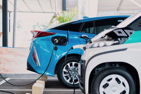 Paket Lengkap Pilihan Mobil Elektrifikasi Toyota di Indonesia