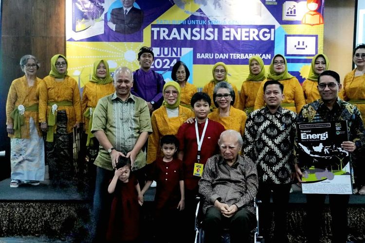 Memperingati hari ulang tahun ke-94 Prof. Emil Salim, Emil Salim Institute meluncurkan buku Transisi Energi, Energi Baru Terbarukan (9/6/2024).