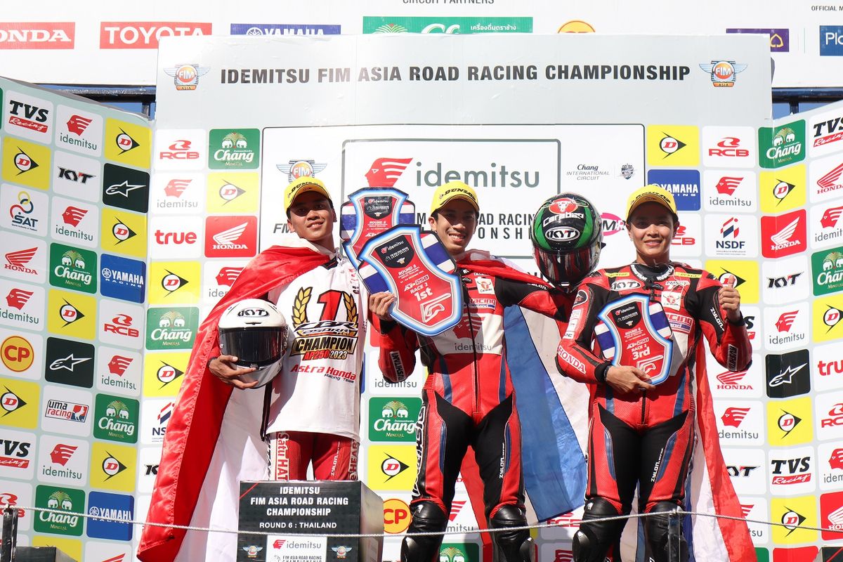 Para pebalap Astra Honda Racing Team menjuarai Asia Road Racing Championship 2023. 