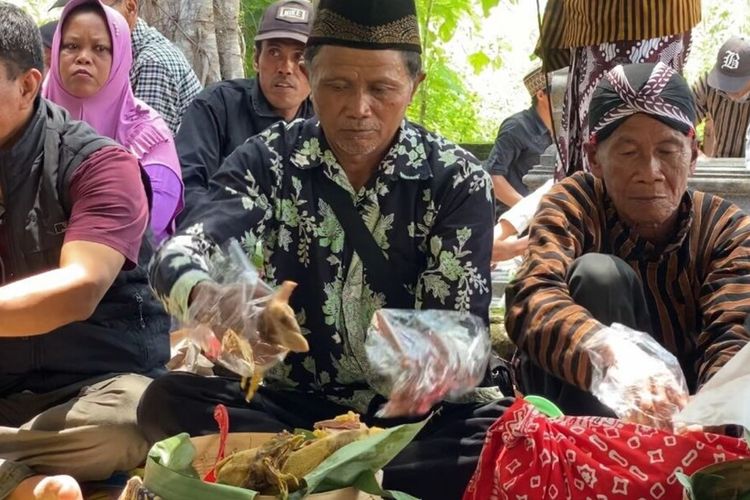 Nyadran warga Padukuhan Blarangan, Kalurahan Sidorejo, Ponjong, Gunungkidul. Senin (26/2/2024)