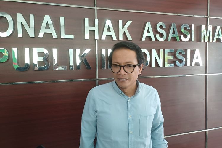 Eks Anggota Tim Pencari Fakta kasus Pembunuhan Munir, Usman Hamid saat ditemui di Kantor Komisi Nasional Hak Asasi Manusia, Jumat (15/3/2024).