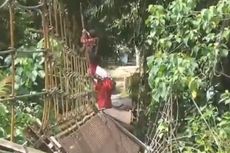 Anak-anak di Jambi Bergelantungan pada Jembatan Rusak untuk Pergi ke Sekolah, Ini Penjelasan Kades