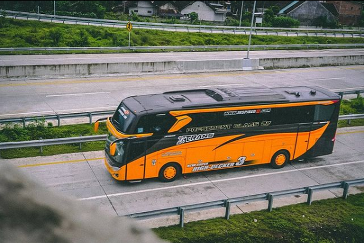 Bus AKAP PO 27 Trans Java